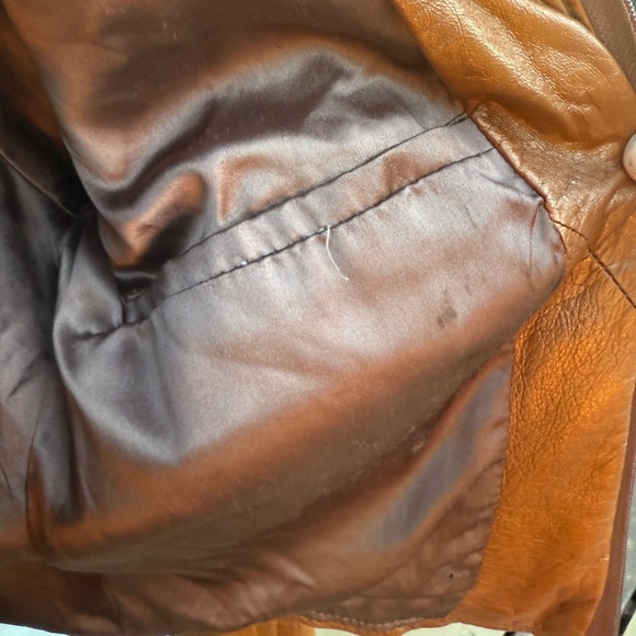 Vintage 70s Champs Elysée Fashions leather jacket (Made in Canada) - Picture 6 of 12